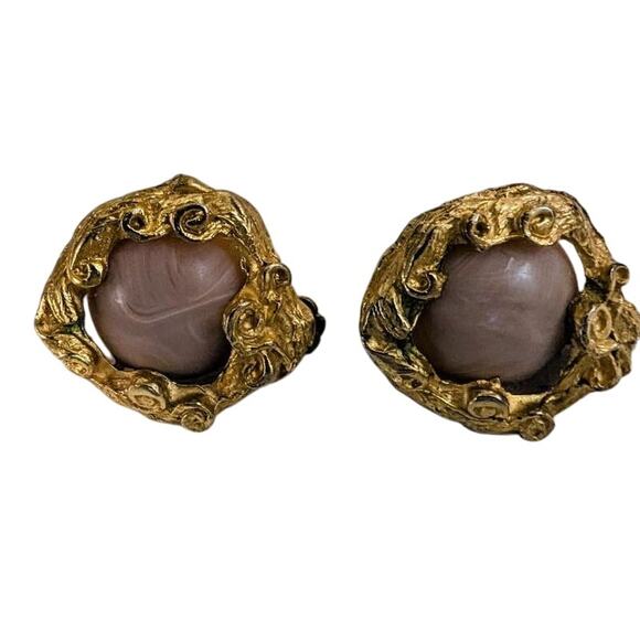 Satin Gold Tone Chunky swirl clip on earrings with beige marbled - Picture 1 of 1